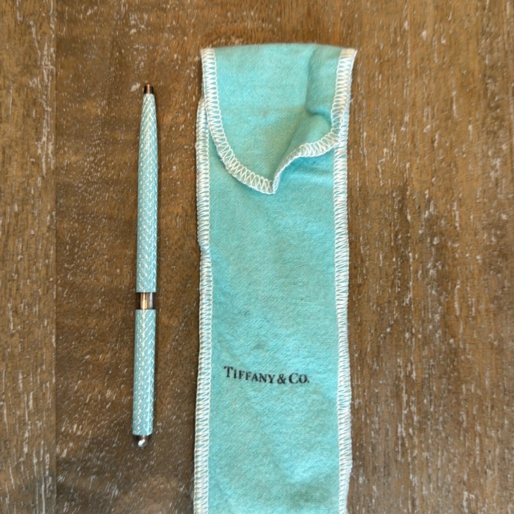 Tiffany blue lacquer purse pen